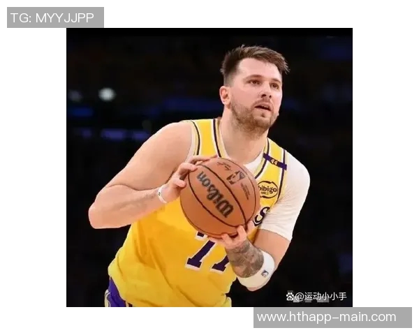 东契奇无奈摊手斯玛特遭大帽瞬间引发全场惊呼